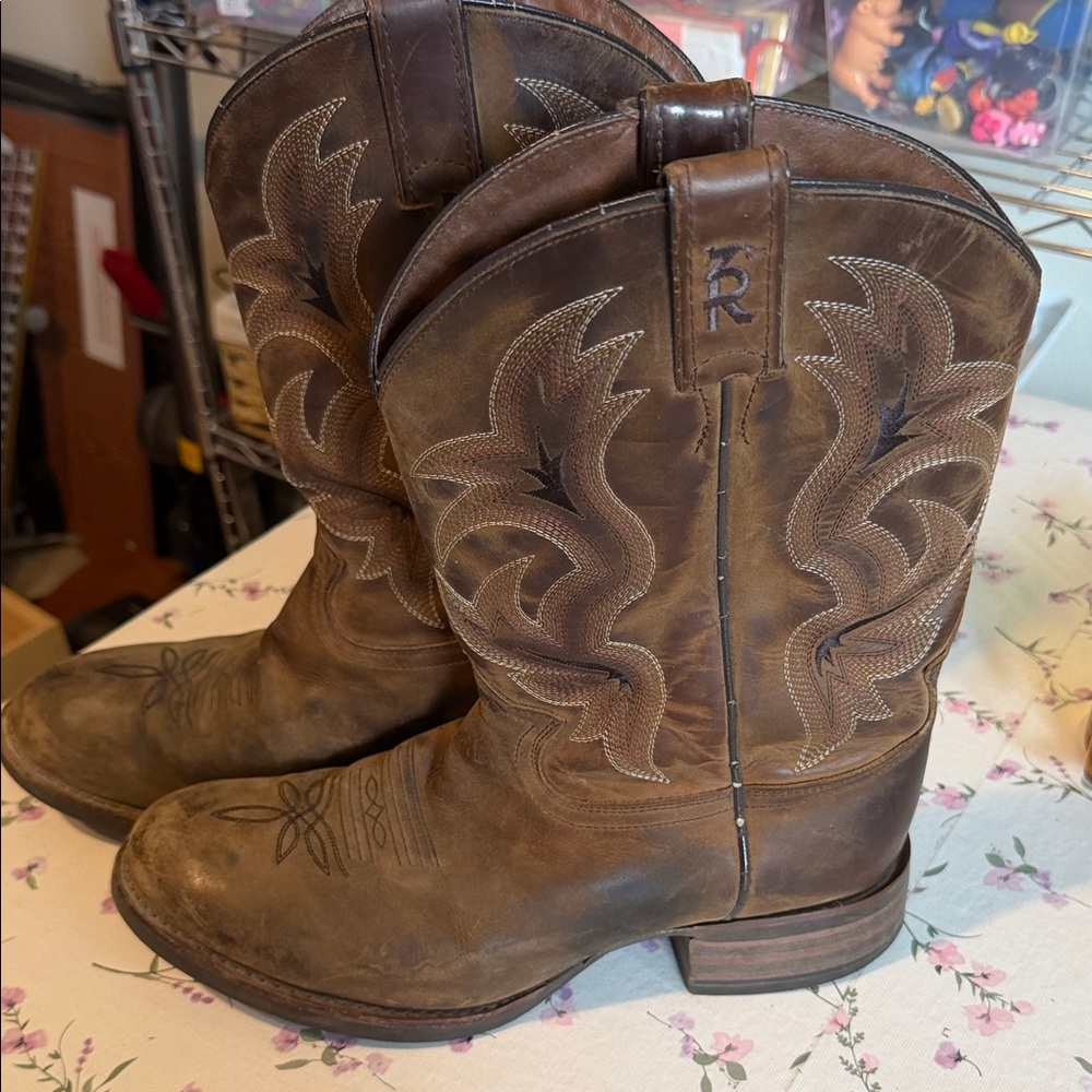 Tony lama Brown Leather Cowboy Boots with Embroidery